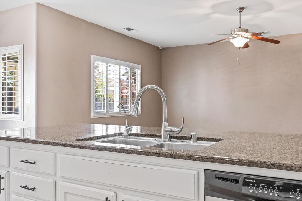 Image 9 of property listing at 5848 E Platt Avenue, Fresno, CA 93727