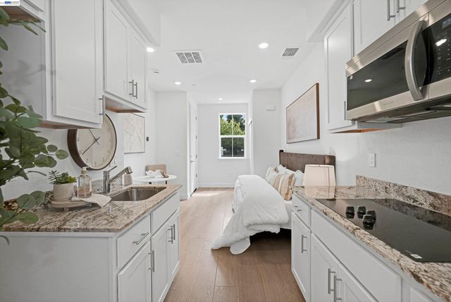 3806 Norbridge Ave, Castro Valley, CA 94546