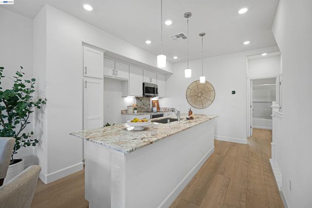 3806 Norbridge Ave, Castro Valley, CA 94546