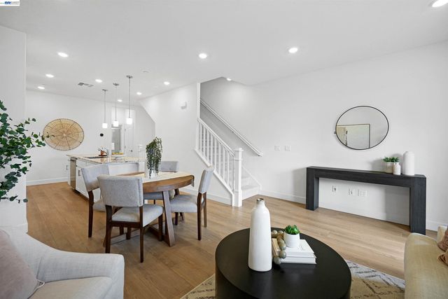 3806 Norbridge Ave, Castro Valley, CA 94546