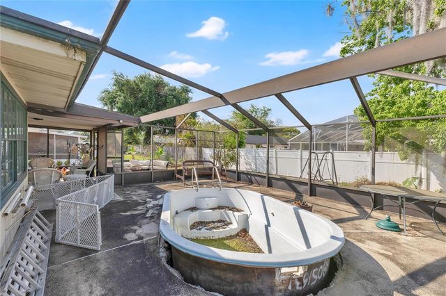 112 SANDBURG LANE, Winter Haven, FL 33884