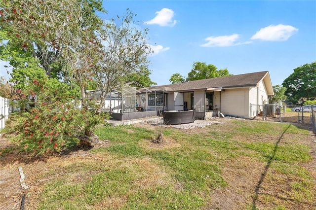 112 SANDBURG LANE, Winter Haven, FL 33884