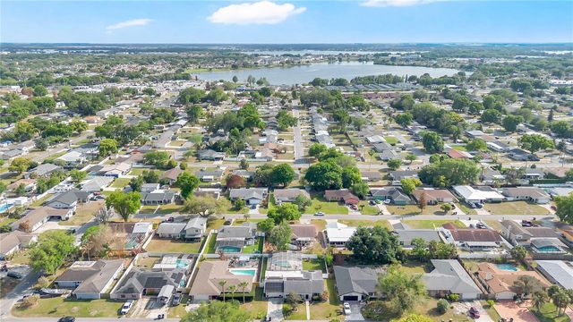 112 SANDBURG LANE, Winter Haven, FL 33884