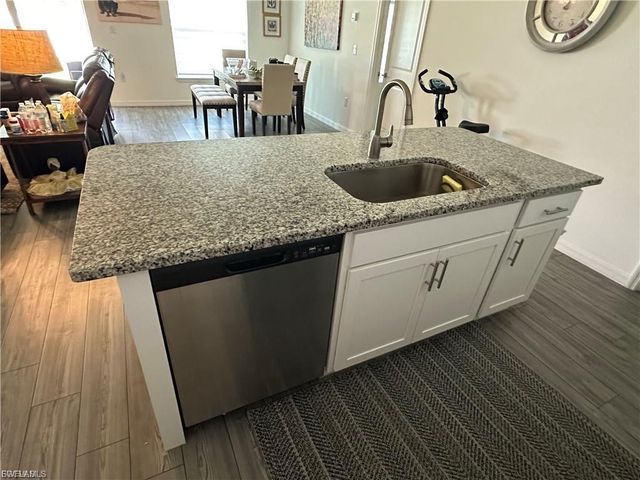 1009 NE 39th TER, Cape Coral, FL 33909