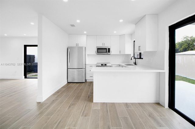 13379 NW 3rd Ter, Miami, FL 33182