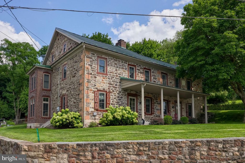 335 N CLAY RD, Lititz, PA 17543