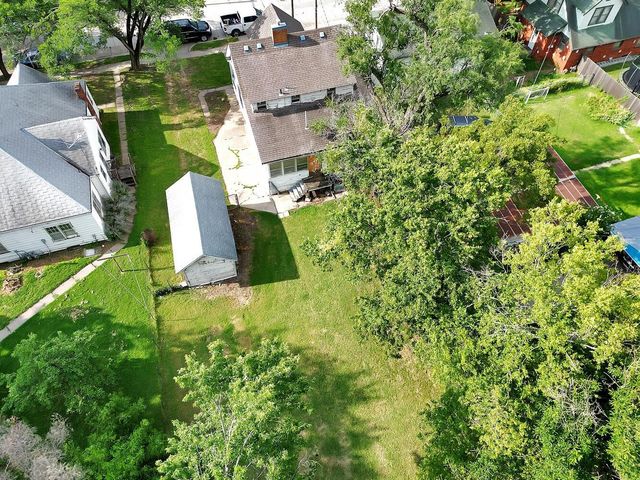 230 W 15th St N, Wichita, KS 67203