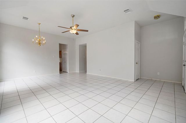 9619 E Withers Way Circle, Houston, TX 77065