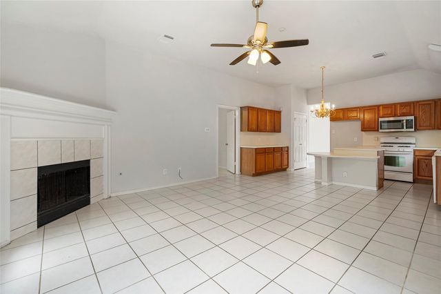 9619 E Withers Way Circle, Houston, TX 77065