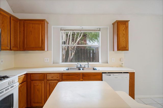 9619 E Withers Way Circle, Houston, TX 77065