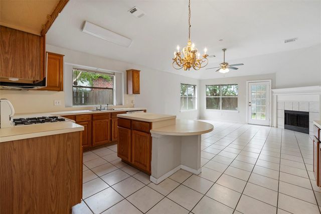 9619 E Withers Way Circle, Houston, TX 77065