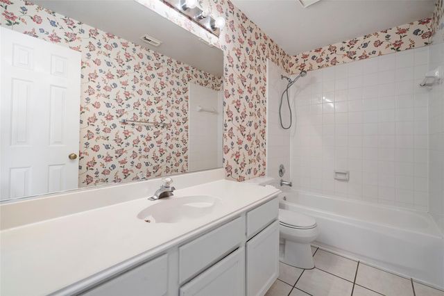 9619 E Withers Way Circle, Houston, TX 77065