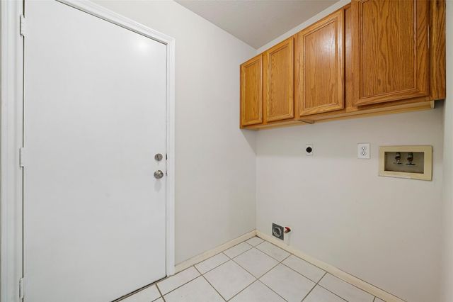 9619 E Withers Way Circle, Houston, TX 77065