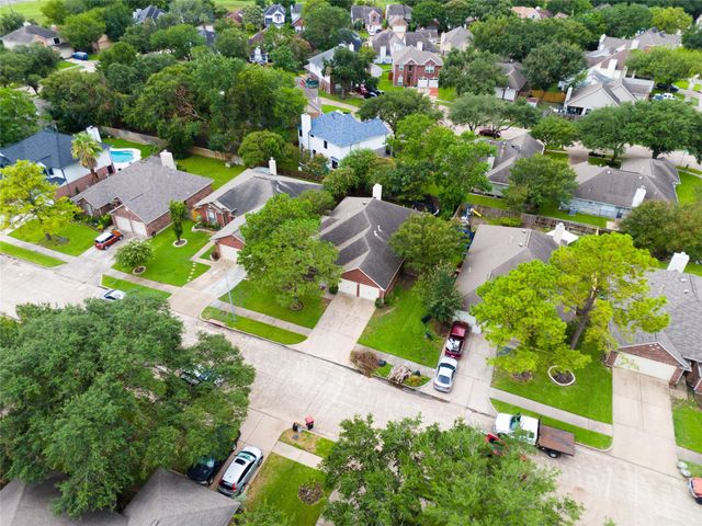 9619 E Withers Way Circle, Houston, TX 77065