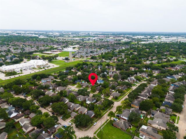 9619 E Withers Way Circle, Houston, TX 77065