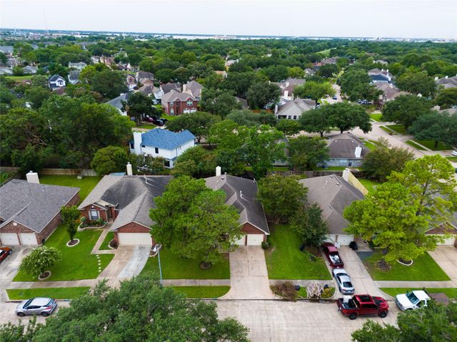 9619 E Withers Way Circle, Houston, TX 77065