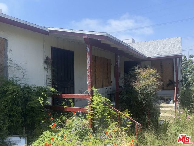 8331 Kittyhawk Avenue, Los Angeles, CA 90045