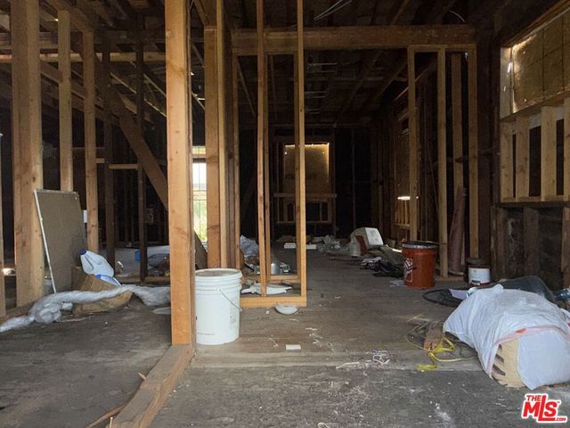 8331 Kittyhawk Avenue, Los Angeles, CA 90045