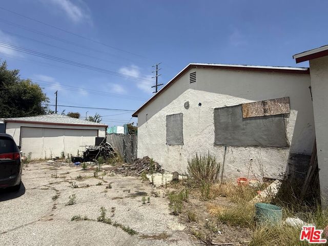 8331 Kittyhawk Avenue, Los Angeles, CA 90045