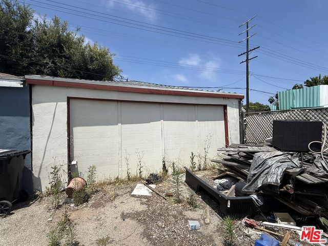 8331 Kittyhawk Avenue, Los Angeles, CA 90045
