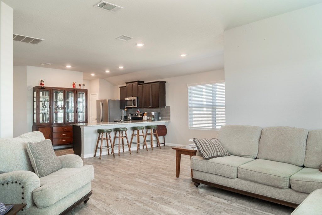 Image 10 of property listing at 218 Holland Park, Schertz, TX 78108