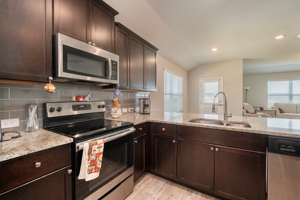 Image 14 of property listing at 218 Holland Park, Schertz, TX 78108