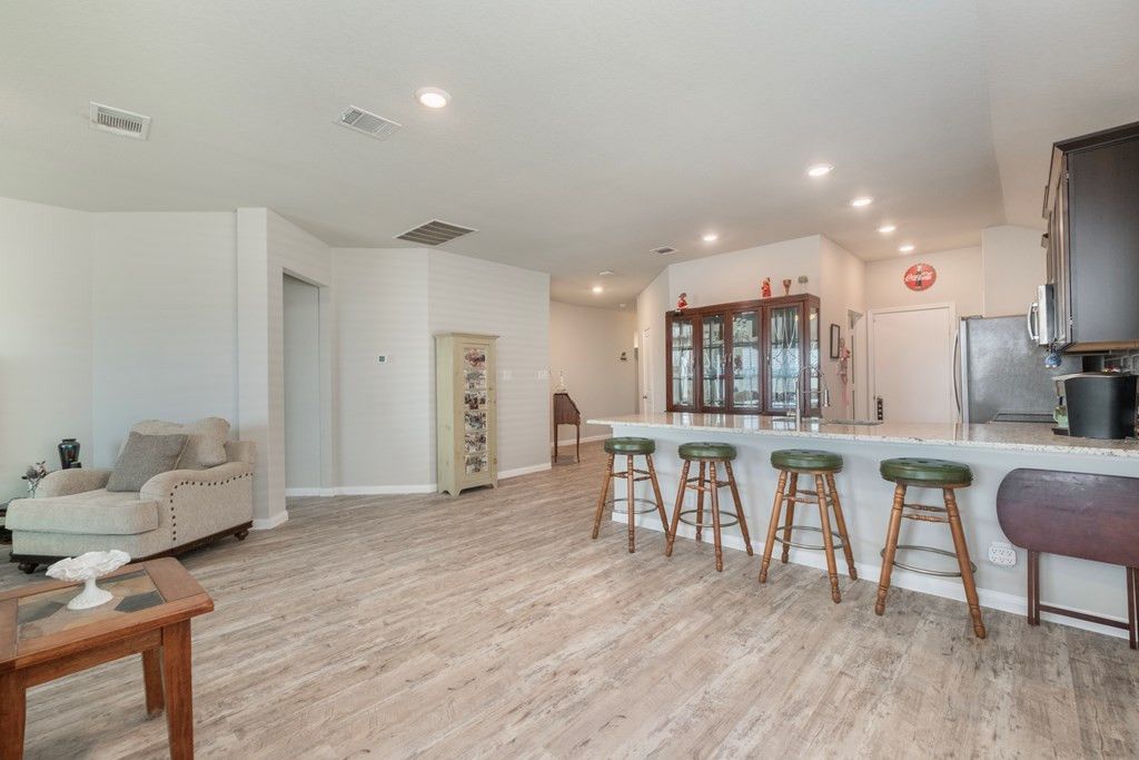 Image 17 of property listing at 218 Holland Park, Schertz, TX 78108