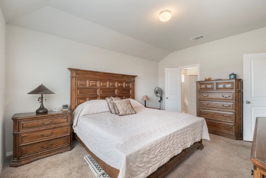 Image 22 of property listing at 218 Holland Park, Schertz, TX 78108