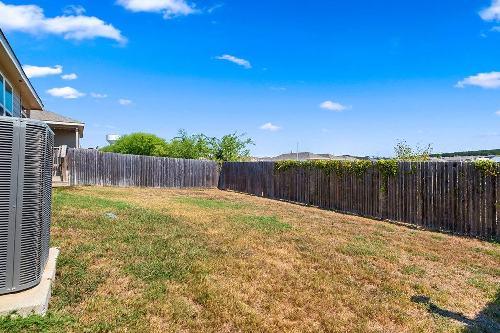 Image 39 of property listing at 218 Holland Park, Schertz, TX 78108