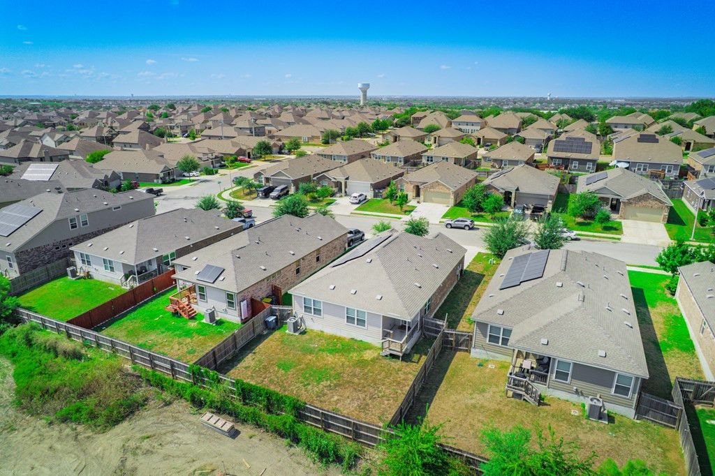 Image 47 of property listing at 218 Holland Park, Schertz, TX 78108