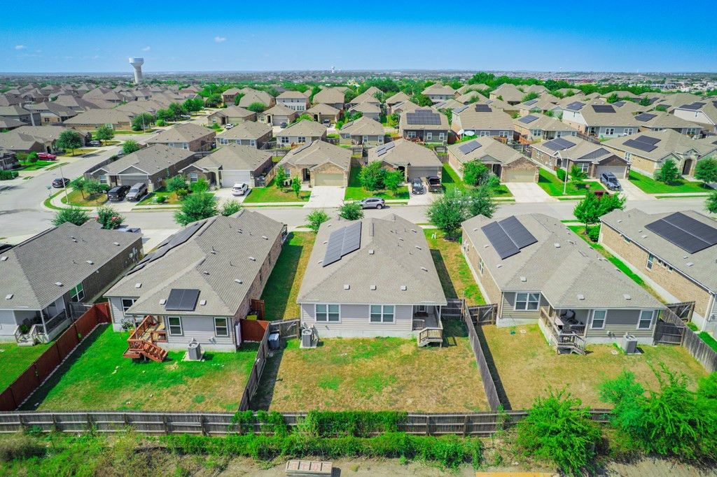 Image 50 of property listing at 218 Holland Park, Schertz, TX 78108