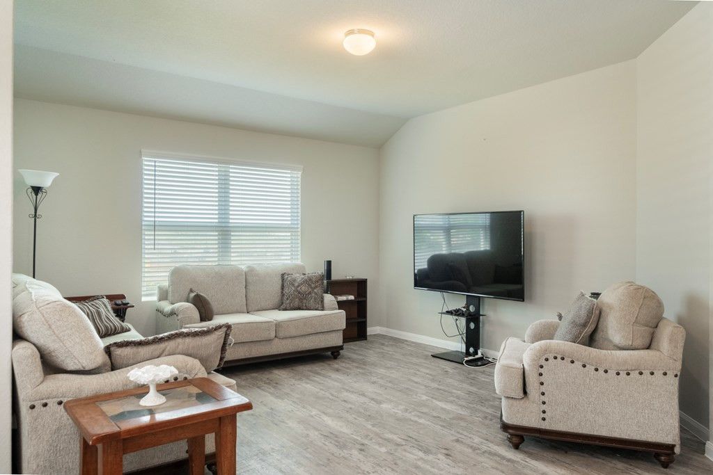 Image 9 of property listing at 218 Holland Park, Schertz, TX 78108