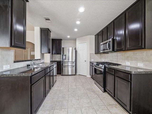 2715 Gaelic Green Street, Houston, TX 77045