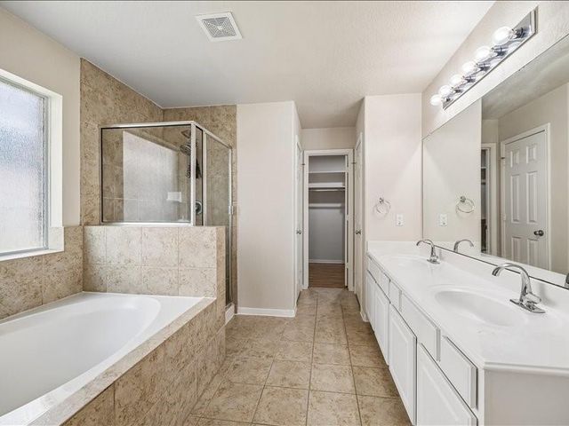 2715 Gaelic Green Street, Houston, TX 77045