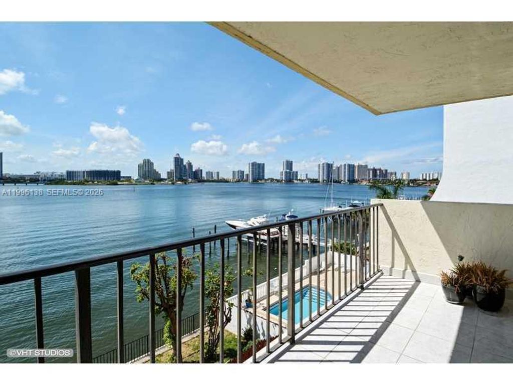 17878 N Bay Road 307, Sunny Isles Beach, FL 33160