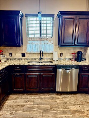 534 W Pine Rose Court Way, Mustang, OK 73064