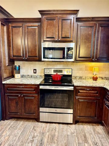 534 W Pine Rose Court Way, Mustang, OK 73064