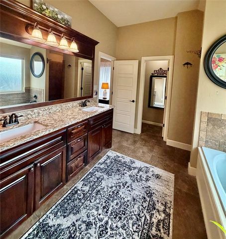 534 W Pine Rose Court Way, Mustang, OK 73064