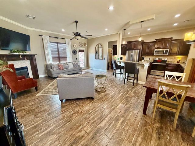 534 W Pine Rose Court Way, Mustang, OK 73064