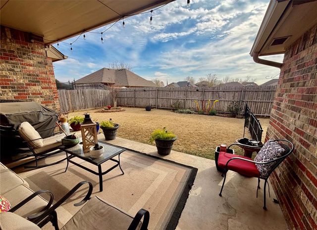 534 W Pine Rose Court Way, Mustang, OK 73064