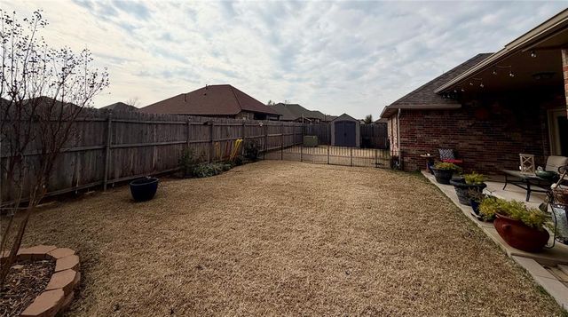 534 W Pine Rose Court Way, Mustang, OK 73064