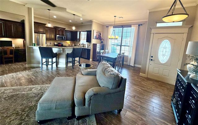 534 W Pine Rose Court Way, Mustang, OK 73064