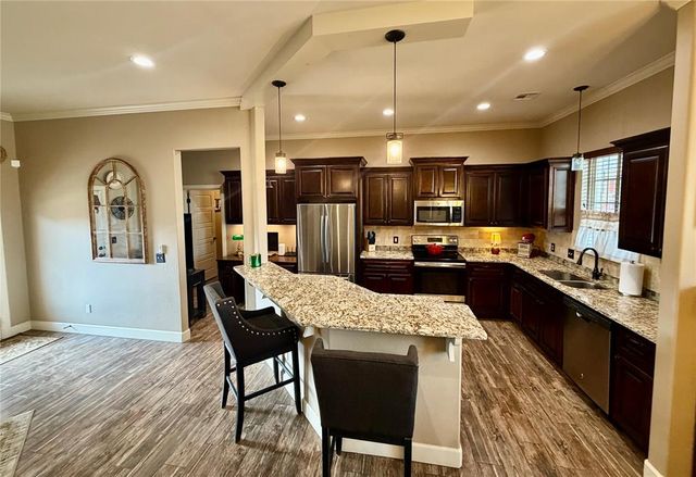 534 W Pine Rose Court Way, Mustang, OK 73064