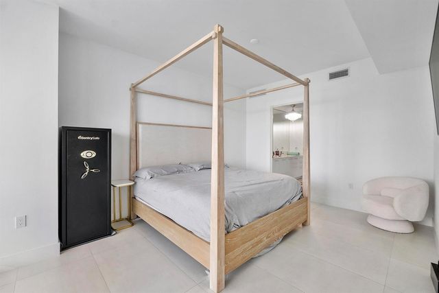 153 N Seabreeze Boulevard N 1803, Fort Lauderdale, FL 33304
