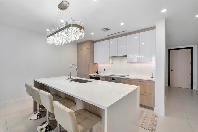 153 N Seabreeze Boulevard N 1803, Fort Lauderdale, FL 33304