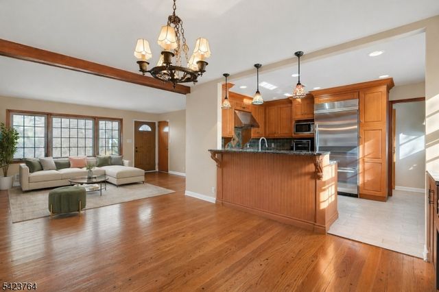 43 KING GEORGE ROAD, Warren Twp., NJ 07059
