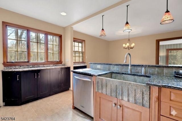 43 KING GEORGE ROAD, Warren Twp., NJ 07059