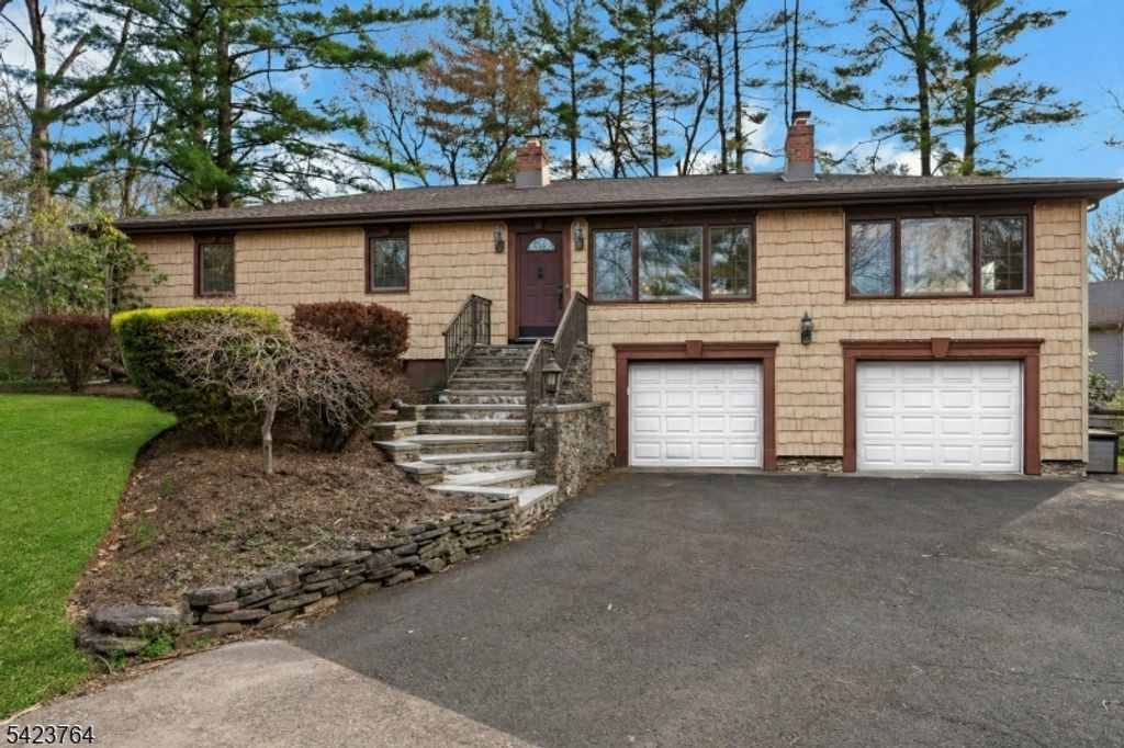 43 KING GEORGE ROAD, Warren Twp., NJ 07059