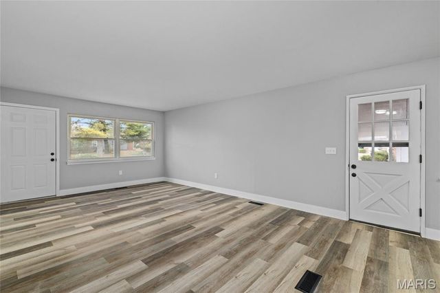 1025 Belmont Terrace, Florissant, MO 63033