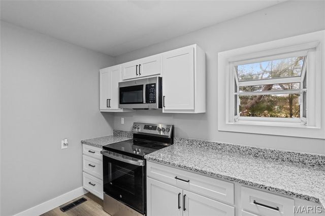 1025 Belmont Terrace, Florissant, MO 63033